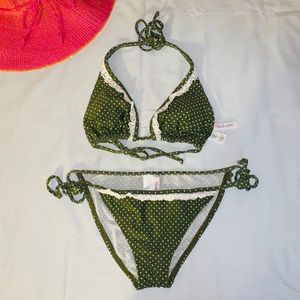 🌴🏖🌞LOCAL MOTION bikini👙 Size: L